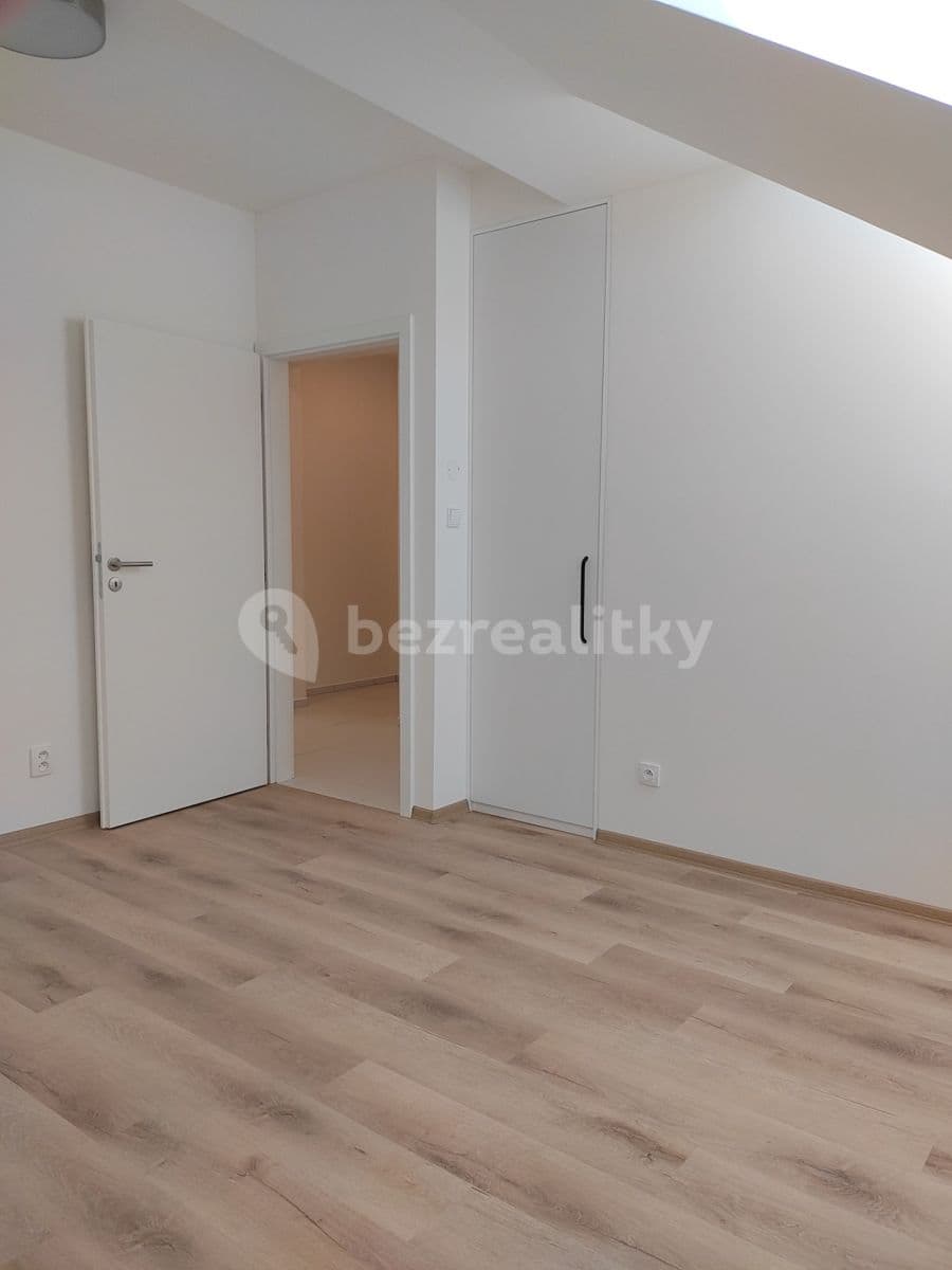 1 bedroom with open-plan kitchen flat to rent, 51 m², Nuselská, Prague, Prague 1 bedroom with open-plan kitchen flat to rent, 51 m², Nuselská, Prague, Prague