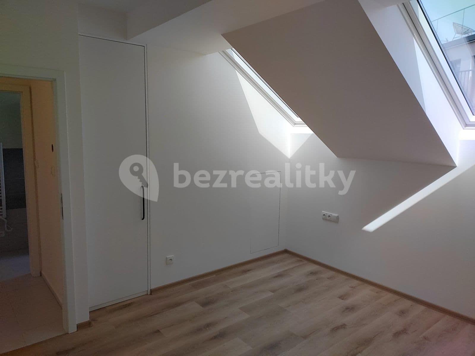 1 bedroom with open-plan kitchen flat to rent, 51 m², Nuselská, Prague, Prague 1 bedroom with open-plan kitchen flat to rent, 51 m², Nuselská, Prague, Prague