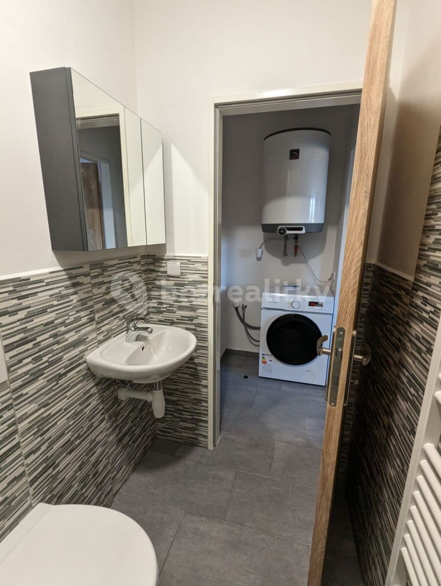 Studio flat to rent, 25 m², Kladenská, Přelouč, Pardubický Region Studio flat to rent, 25 m², Kladenská, Přelouč, Pardubický Region