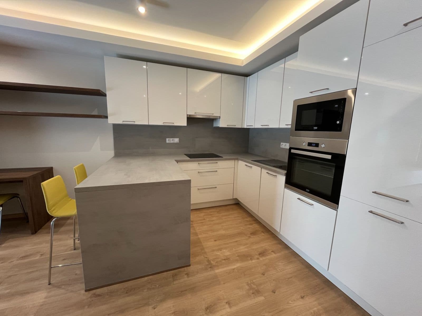 1 bedroom with open-plan kitchen flat to rent, 65 m², Mukařovského, Prague, Prague 1 bedroom with open-plan kitchen flat to rent, 65 m², Mukařovského, Prague, Prague