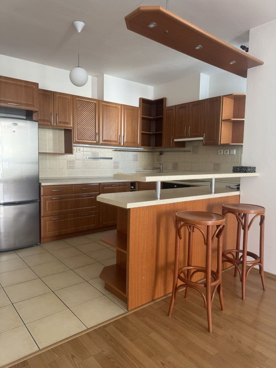 2 bedroom with open-plan kitchen flat to rent, 79 m², Šternovská, Prague, Prague 2 bedroom with open-plan kitchen flat to rent, 79 m², Šternovská, Prague, Prague