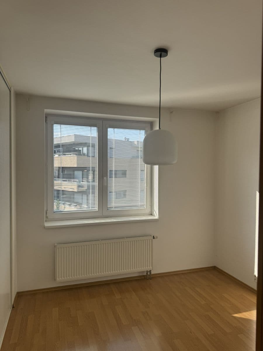 2 bedroom with open-plan kitchen flat to rent, 79 m², Šternovská, Prague, Prague 2 bedroom with open-plan kitchen flat to rent, 79 m², Šternovská, Prague, Prague