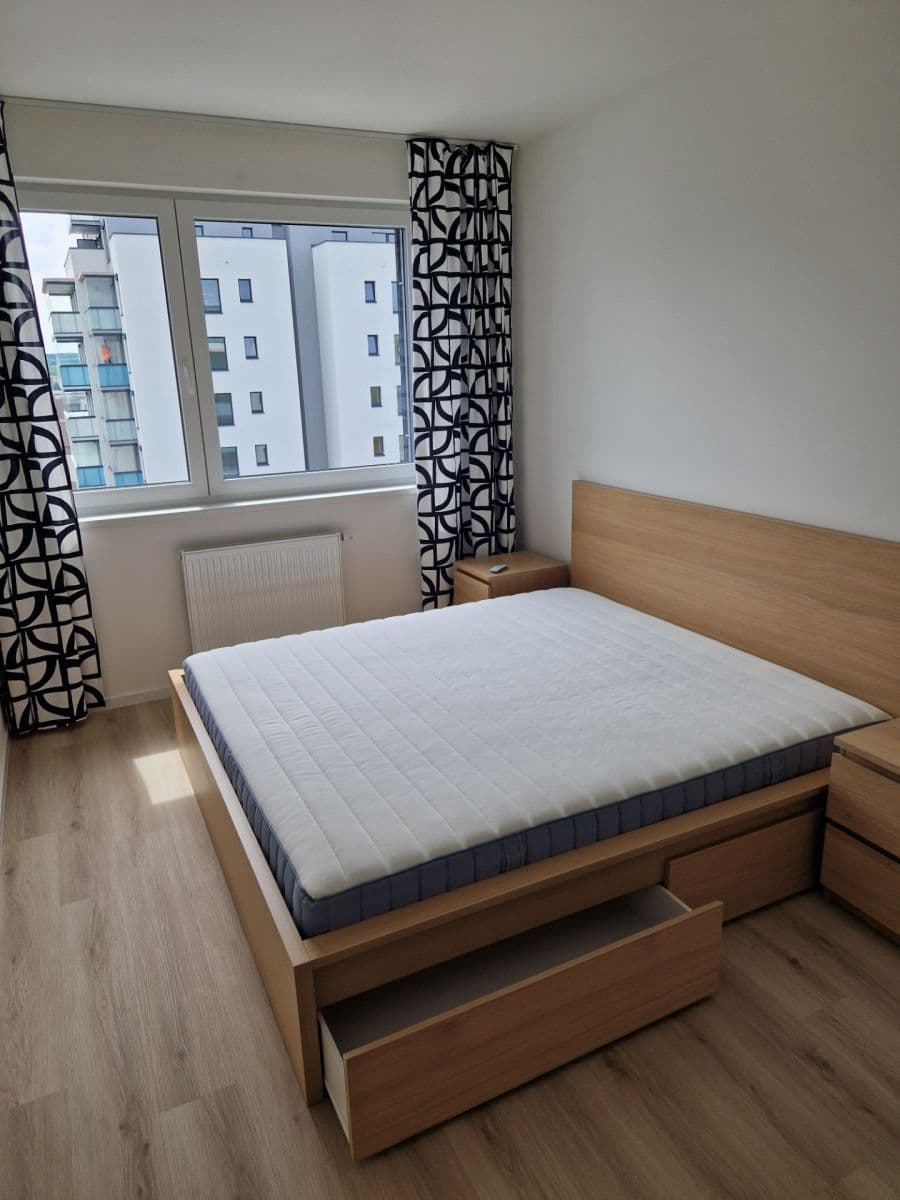 1 bedroom with open-plan kitchen flat to rent, 55 m², Kolbenova, Prague, Prague 1 bedroom with open-plan kitchen flat to rent, 55 m², Kolbenova, Prague, Prague