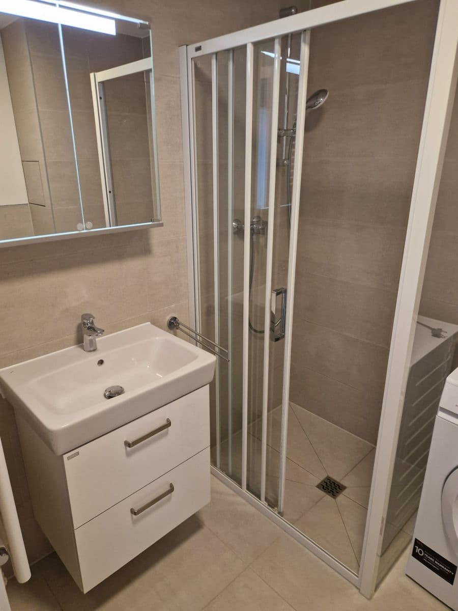 1 bedroom with open-plan kitchen flat to rent, 55 m², Kolbenova, Prague, Prague 1 bedroom with open-plan kitchen flat to rent, 55 m², Kolbenova, Prague, Prague