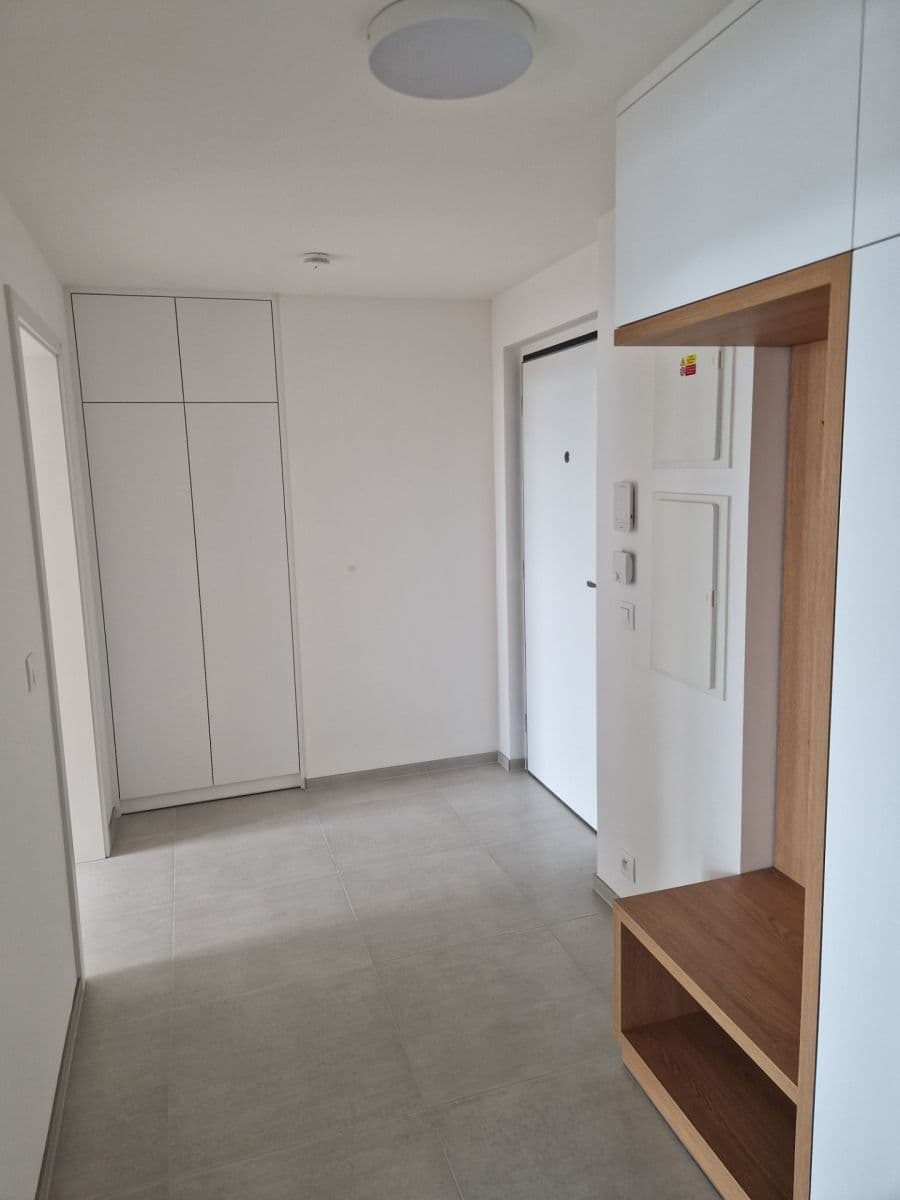 1 bedroom with open-plan kitchen flat to rent, 55 m², Kolbenova, Prague, Prague 1 bedroom with open-plan kitchen flat to rent, 55 m², Kolbenova, Prague, Prague