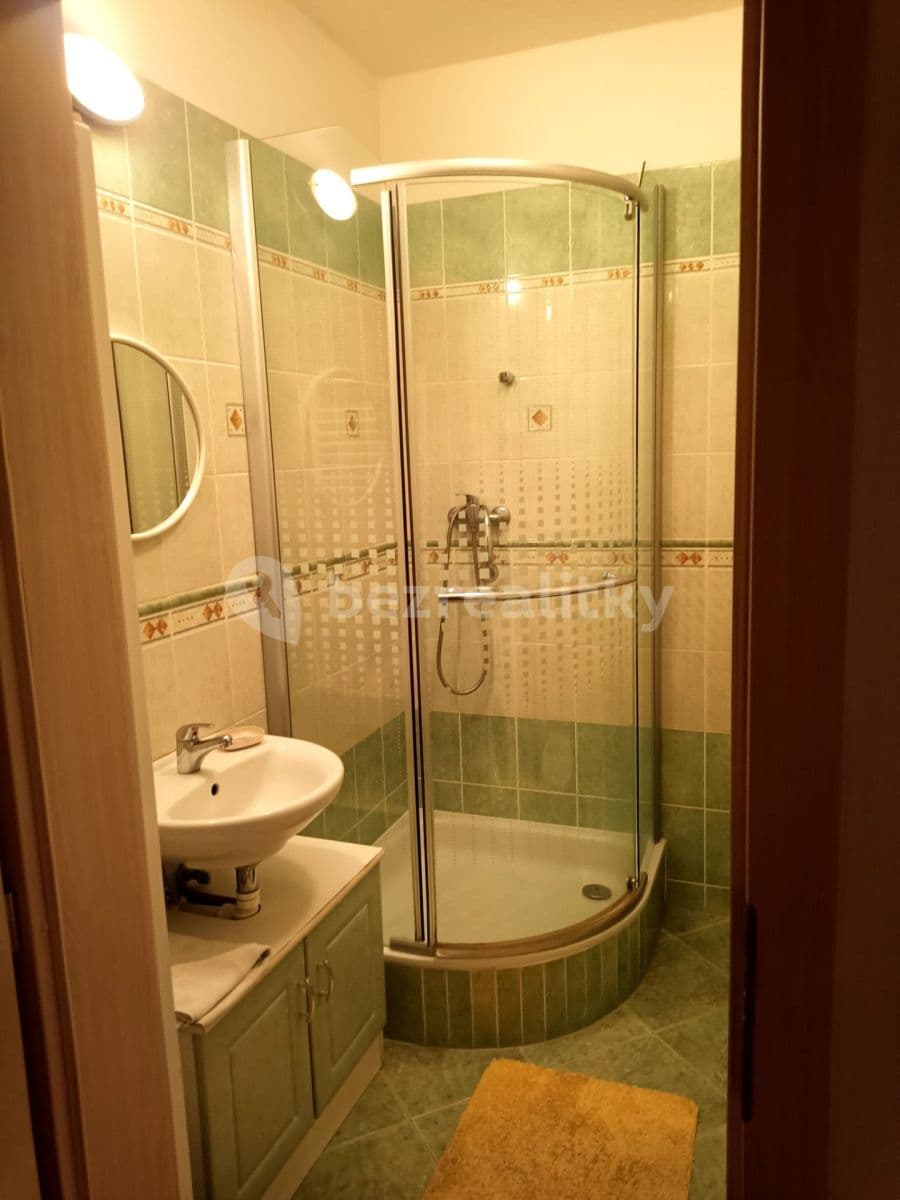 Studio flat to rent, 33 m², Jana Přibíka, Prague, Prague Studio flat to rent, 33 m², Jana Přibíka, Prague, Prague