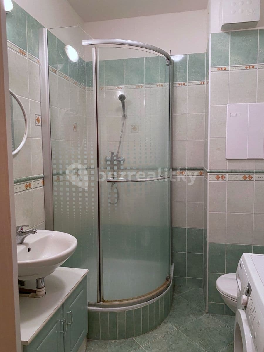 Studio flat to rent, 33 m², Jana Přibíka, Prague, Prague Studio flat to rent, 33 m², Jana Přibíka, Prague, Prague