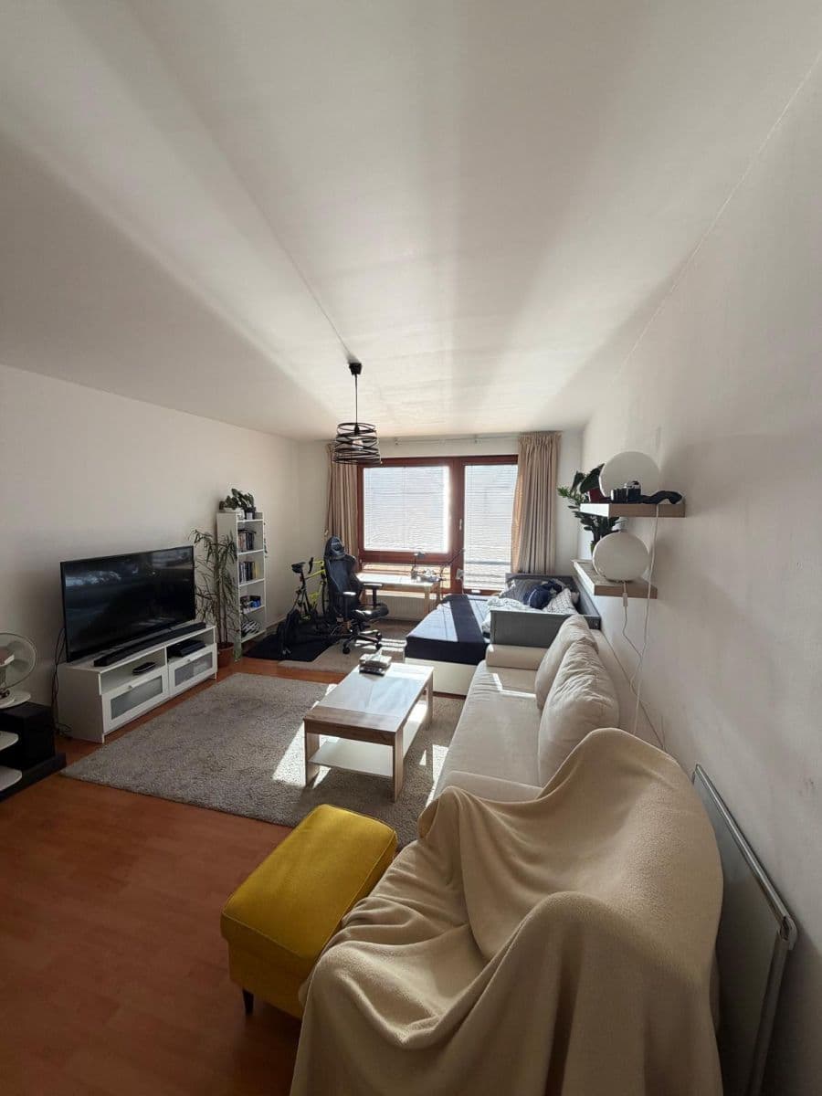 Studio flat to rent, 33 m², Jana Přibíka, Prague, Prague Studio flat to rent, 33 m², Jana Přibíka, Prague, Prague
