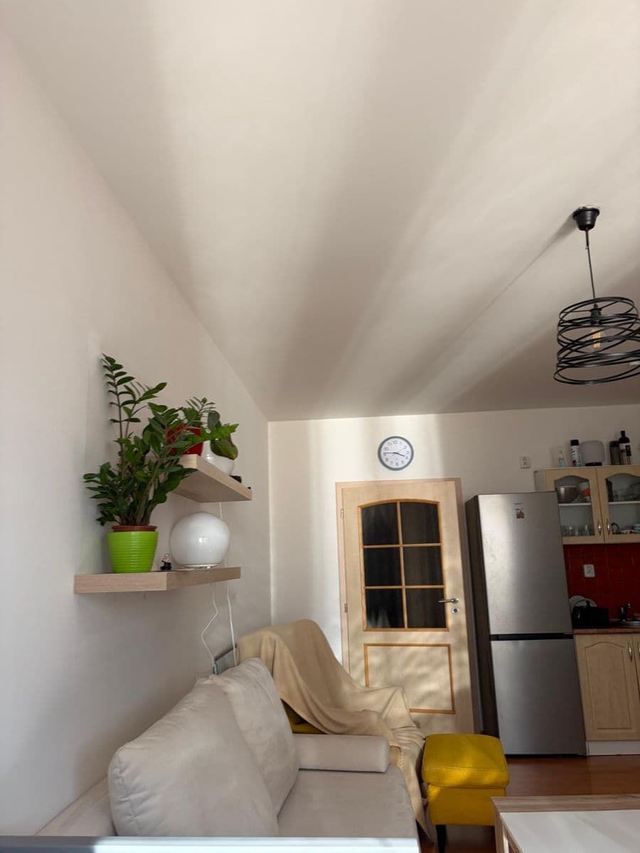 Studio flat to rent, 33 m², Jana Přibíka, Prague, Prague Studio flat to rent, 33 m², Jana Přibíka, Prague, Prague
