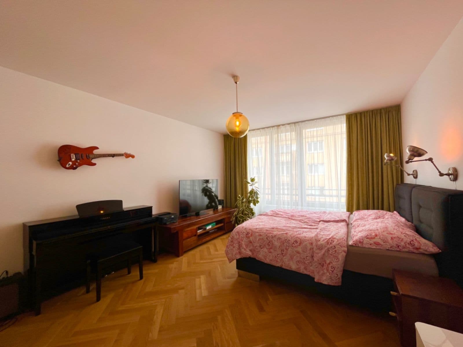 2 bedroom with open-plan kitchen flat to rent, 116 m², Sámova, Prague, Prague 2 bedroom with open-plan kitchen flat to rent, 116 m², Sámova, Prague, Prague