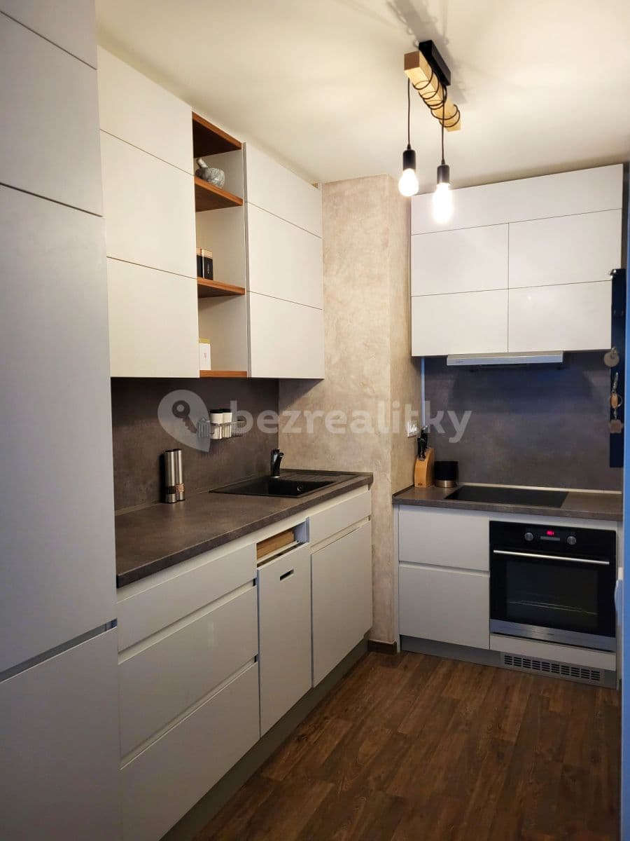 1 bedroom with open-plan kitchen flat to rent, 64 m², Zvěřinova, Prague, Prague 1 bedroom with open-plan kitchen flat to rent, 64 m², Zvěřinova, Prague, Prague