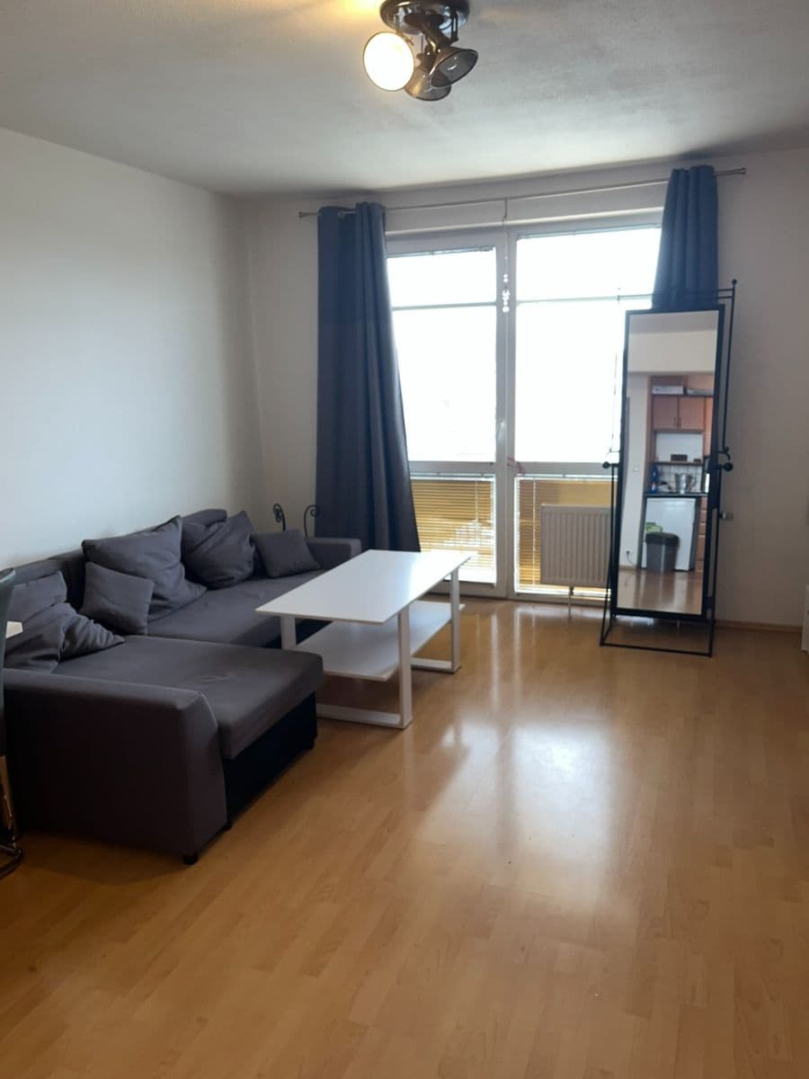 1 bedroom with open-plan kitchen flat to rent, 47 m², Dubová, Pardubice, Pardubický Region 1 bedroom with open-plan kitchen flat to rent, 47 m², Dubová, Pardubice, Pardubický Region