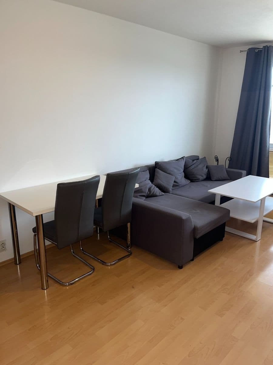 1 bedroom with open-plan kitchen flat to rent, 47 m², Dubová, Pardubice, Pardubický Region 1 bedroom with open-plan kitchen flat to rent, 47 m², Dubová, Pardubice, Pardubický Region