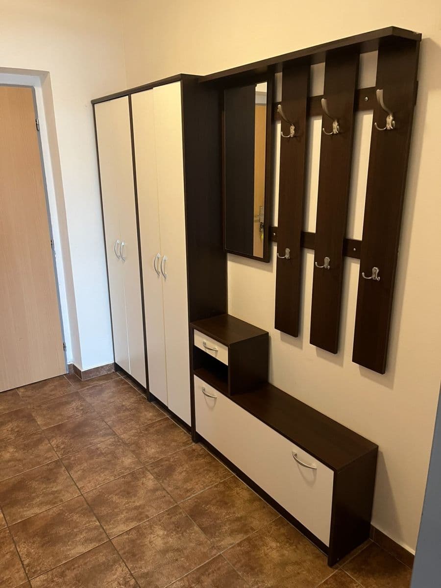 1 bedroom with open-plan kitchen flat to rent, 47 m², Dubová, Pardubice, Pardubický Region 1 bedroom with open-plan kitchen flat to rent, 47 m², Dubová, Pardubice, Pardubický Region