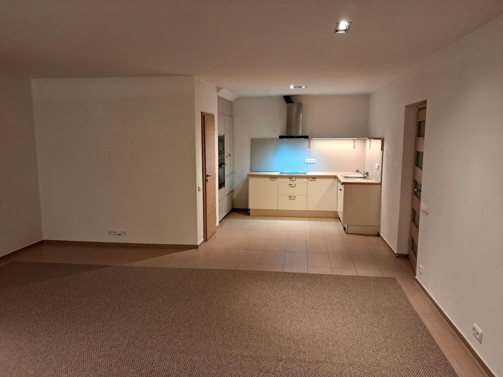 1 bedroom with open-plan kitchen flat to rent, 89 m², Libušina, Roudnice nad Labem, Ústecký Region 1 bedroom with open-plan kitchen flat to rent, 89 m², Libušina, Roudnice nad Labem, Ústecký Region