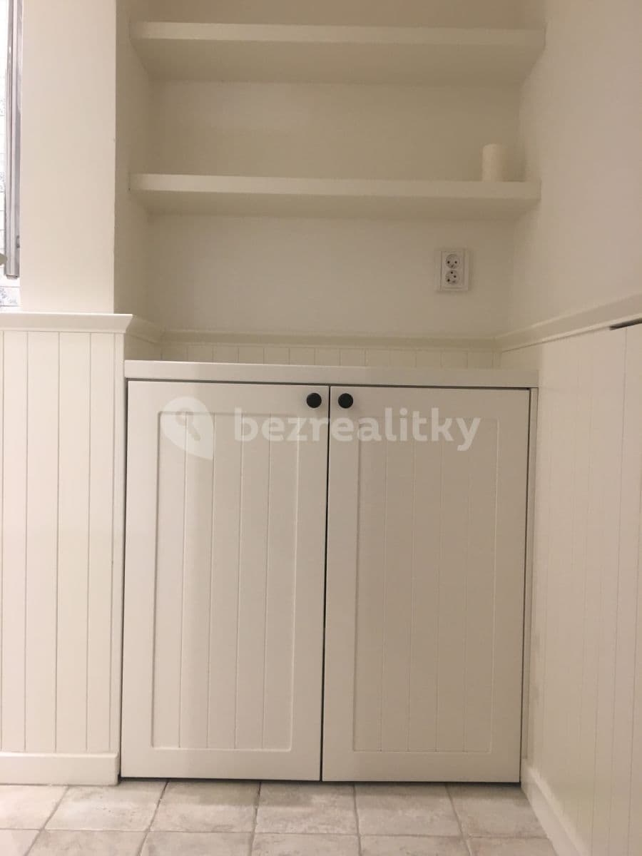 2 bedroom flat to rent, 47 m², Rašínovo nábřeží, Prague, Prague 2 bedroom flat to rent, 47 m², Rašínovo nábřeží, Prague, Prague