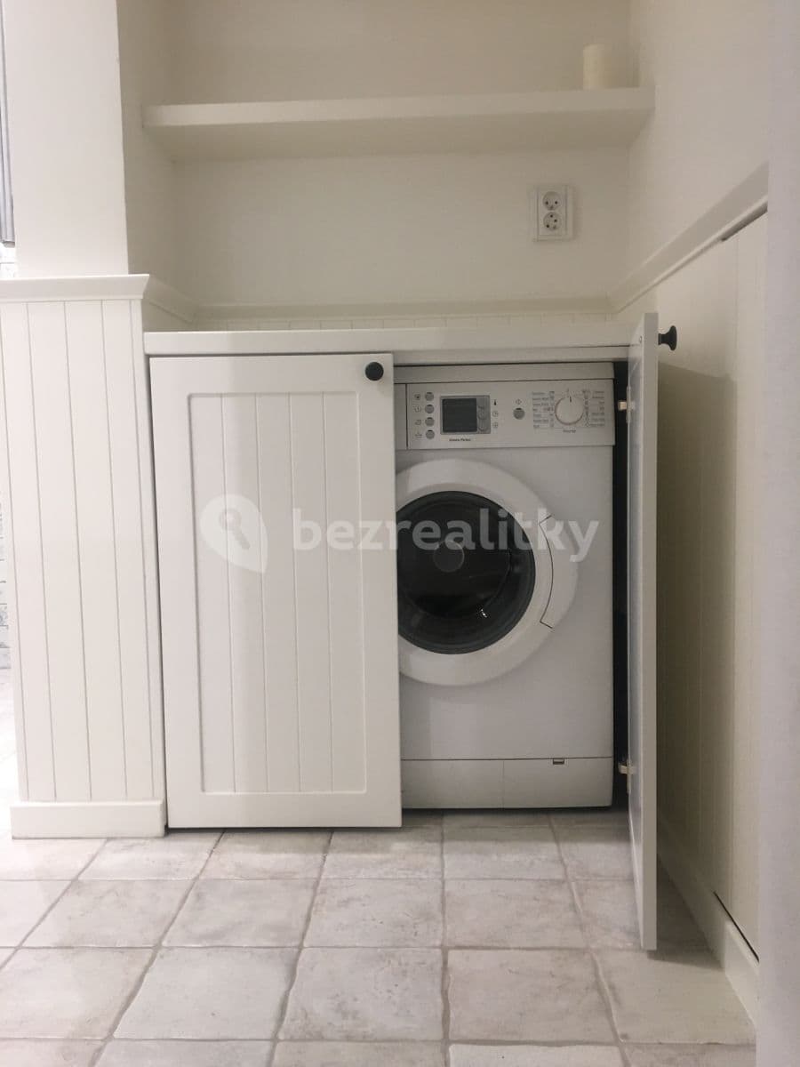 2 bedroom flat to rent, 47 m², Rašínovo nábřeží, Prague, Prague 2 bedroom flat to rent, 47 m², Rašínovo nábřeží, Prague, Prague