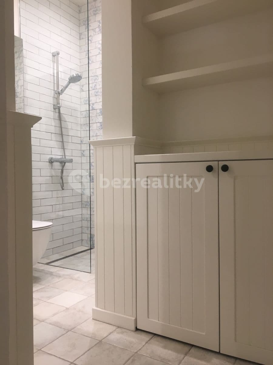 2 bedroom flat to rent, 47 m², Rašínovo nábřeží, Prague, Prague 2 bedroom flat to rent, 47 m², Rašínovo nábřeží, Prague, Prague