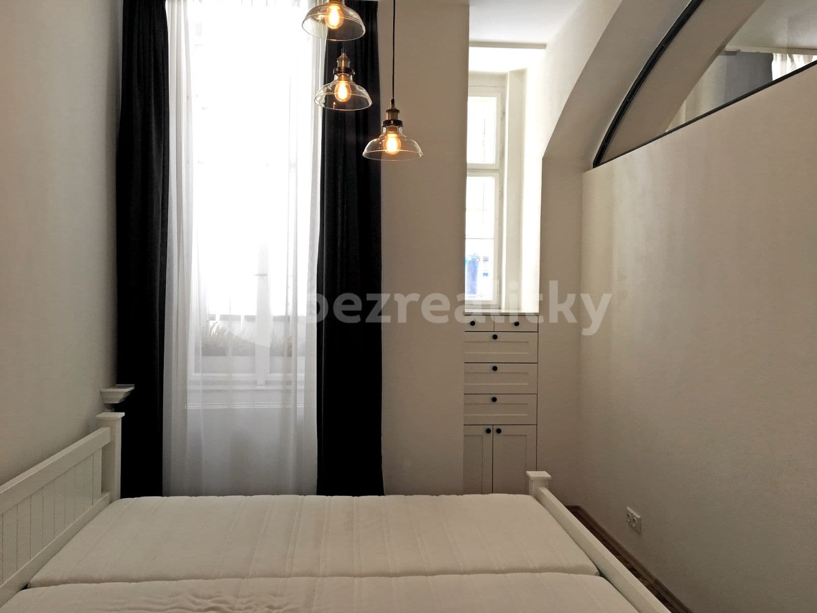 2 bedroom flat to rent, 47 m², Rašínovo nábřeží, Prague, Prague 2 bedroom flat to rent, 47 m², Rašínovo nábřeží, Prague, Prague