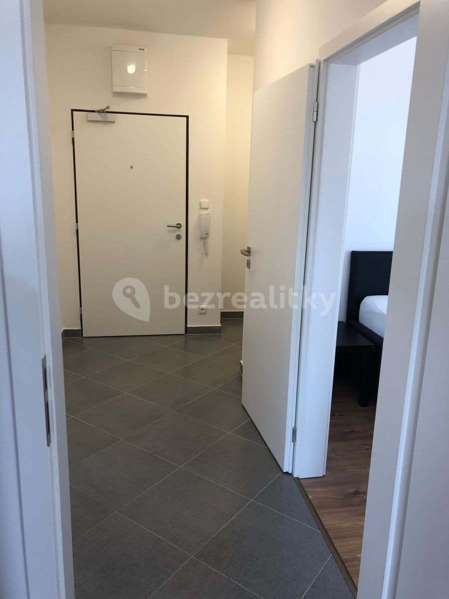 1 bedroom with open-plan kitchen flat to rent, 54 m², Medunova, Prague, Prague 1 bedroom with open-plan kitchen flat to rent, 54 m², Medunova, Prague, Prague