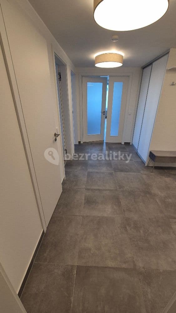 2 bedroom with open-plan kitchen flat to rent, 87 m², K Červenému vrchu, Prague, Prague 2 bedroom with open-plan kitchen flat to rent, 87 m², K Červenému vrchu, Prague, Prague