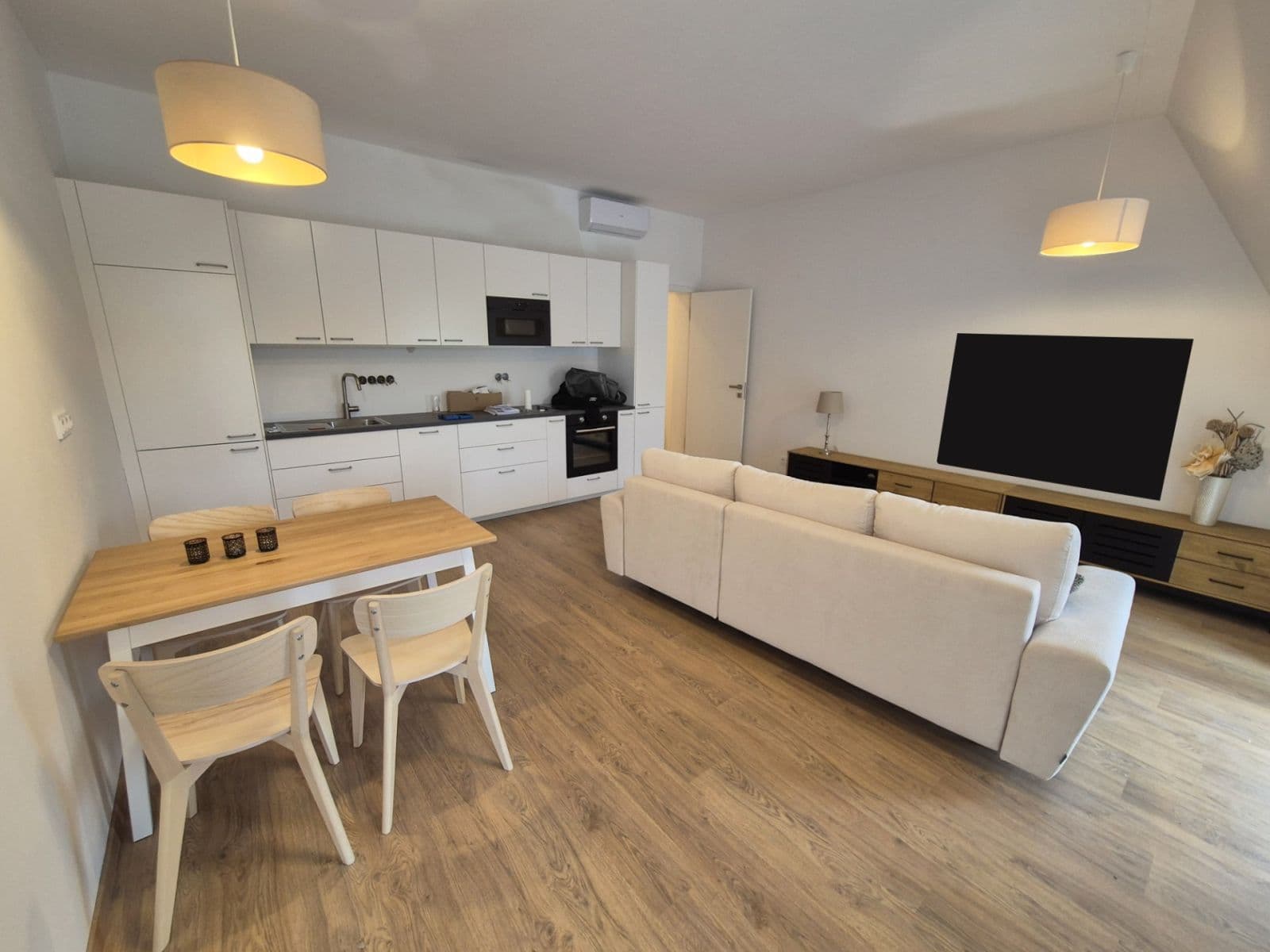 1 bedroom with open-plan kitchen flat to rent, 65 m², Týmlova, Prague, Prague 1 bedroom with open-plan kitchen flat to rent, 65 m², Týmlova, Prague, Prague