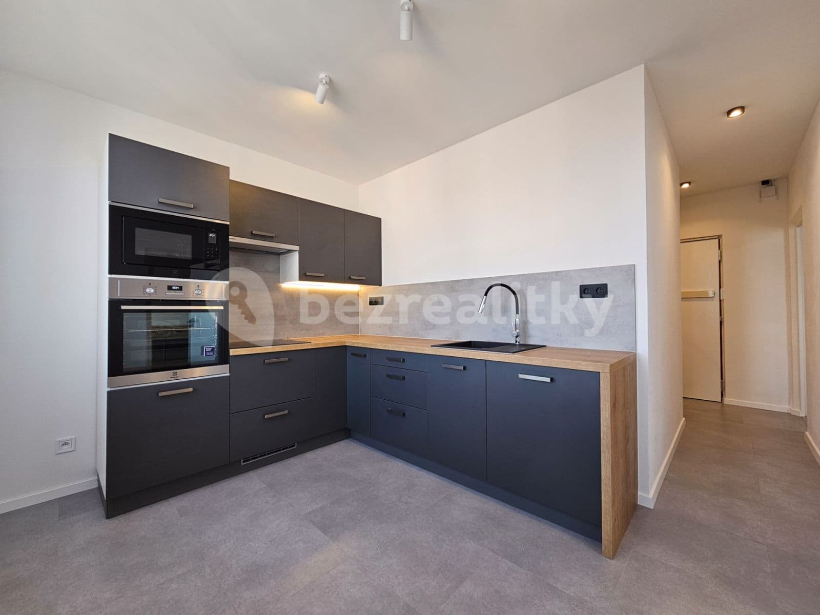 1 bedroom flat to rent, 40 m², Brněnská, Plzeň, Plzeňský Region 1 bedroom flat to rent, 40 m², Brněnská, Plzeň, Plzeňský Region