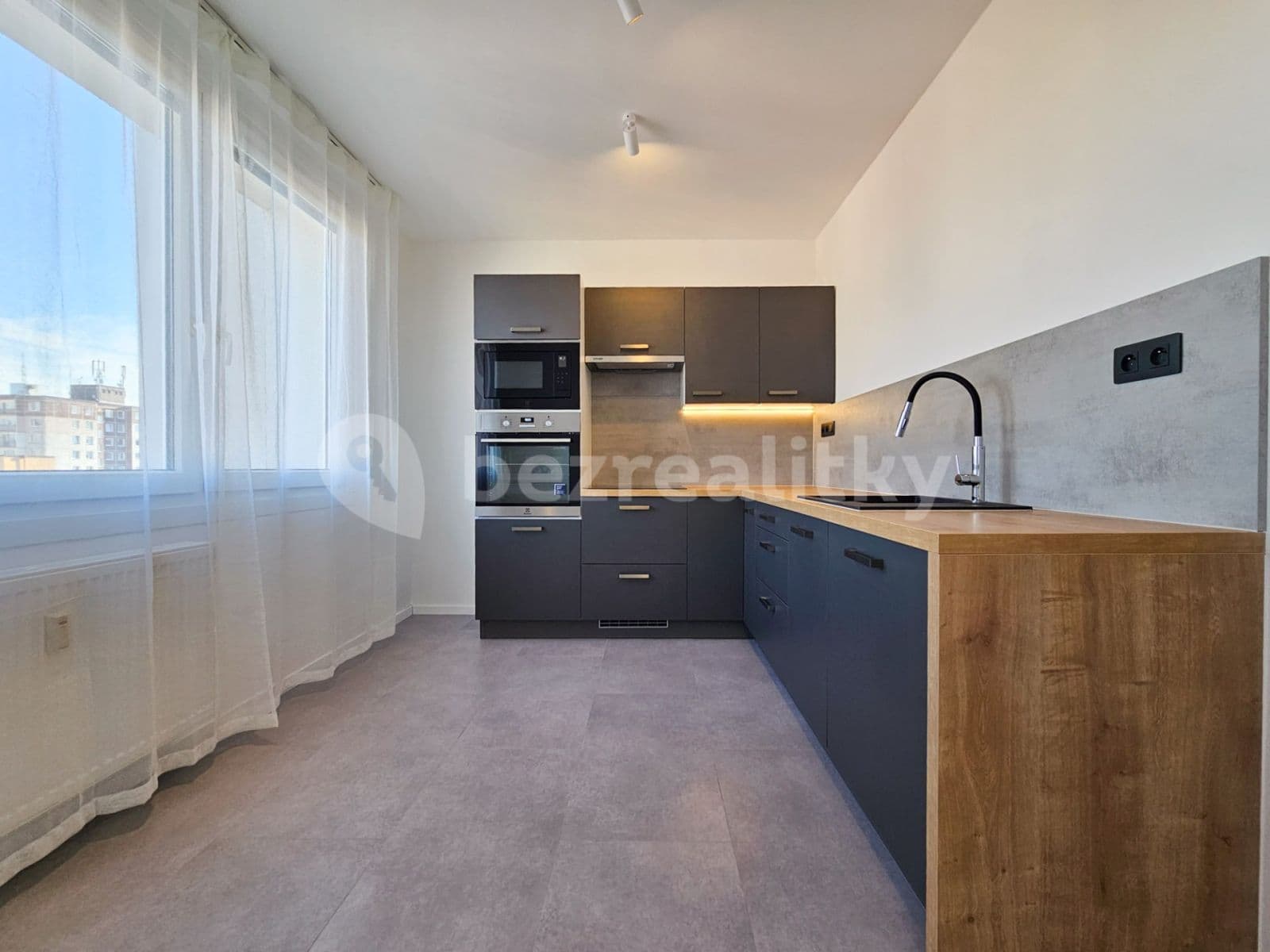 1 bedroom flat to rent, 40 m², Brněnská, Plzeň, Plzeňský Region 1 bedroom flat to rent, 40 m², Brněnská, Plzeň, Plzeňský Region