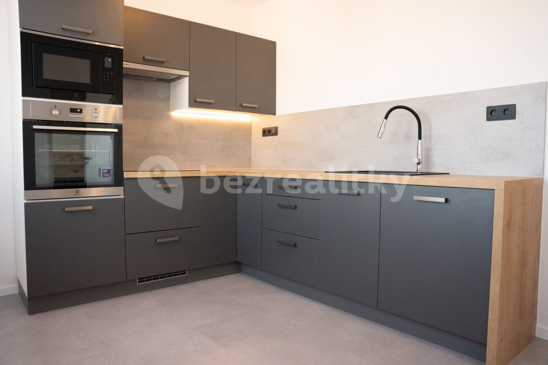 1 bedroom flat to rent, 40 m², Brněnská, Plzeň, Plzeňský Region 1 bedroom flat to rent, 40 m², Brněnská, Plzeň, Plzeňský Region