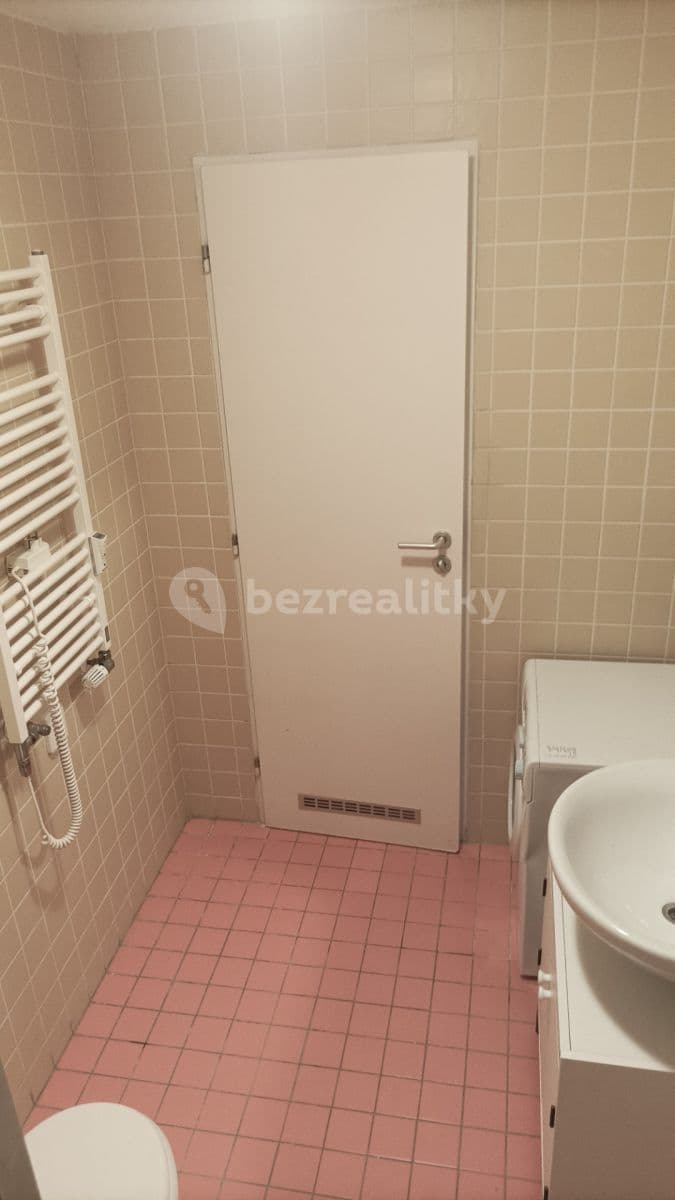 Studio flat to rent, 34 m², Sluneční náměstí, Prague, Prague Studio flat to rent, 34 m², Sluneční náměstí, Prague, Prague