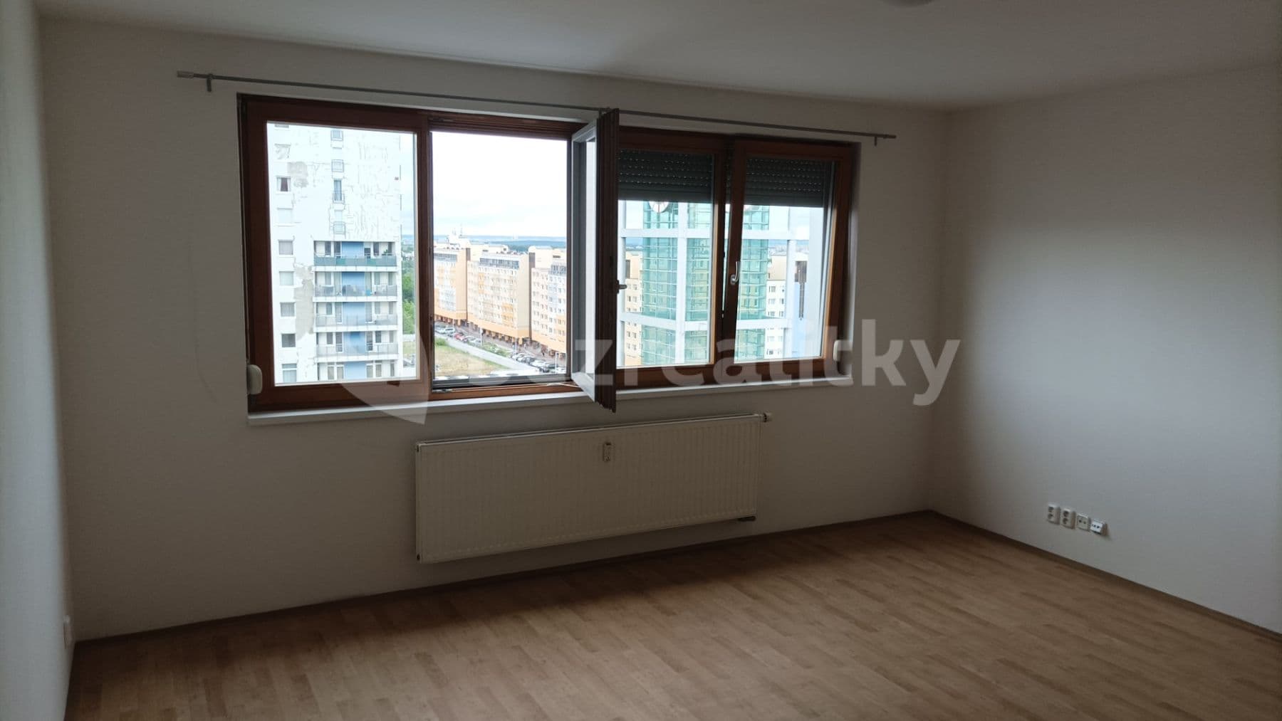 Studio flat to rent, 34 m², Sluneční náměstí, Prague, Prague Studio flat to rent, 34 m², Sluneční náměstí, Prague, Prague