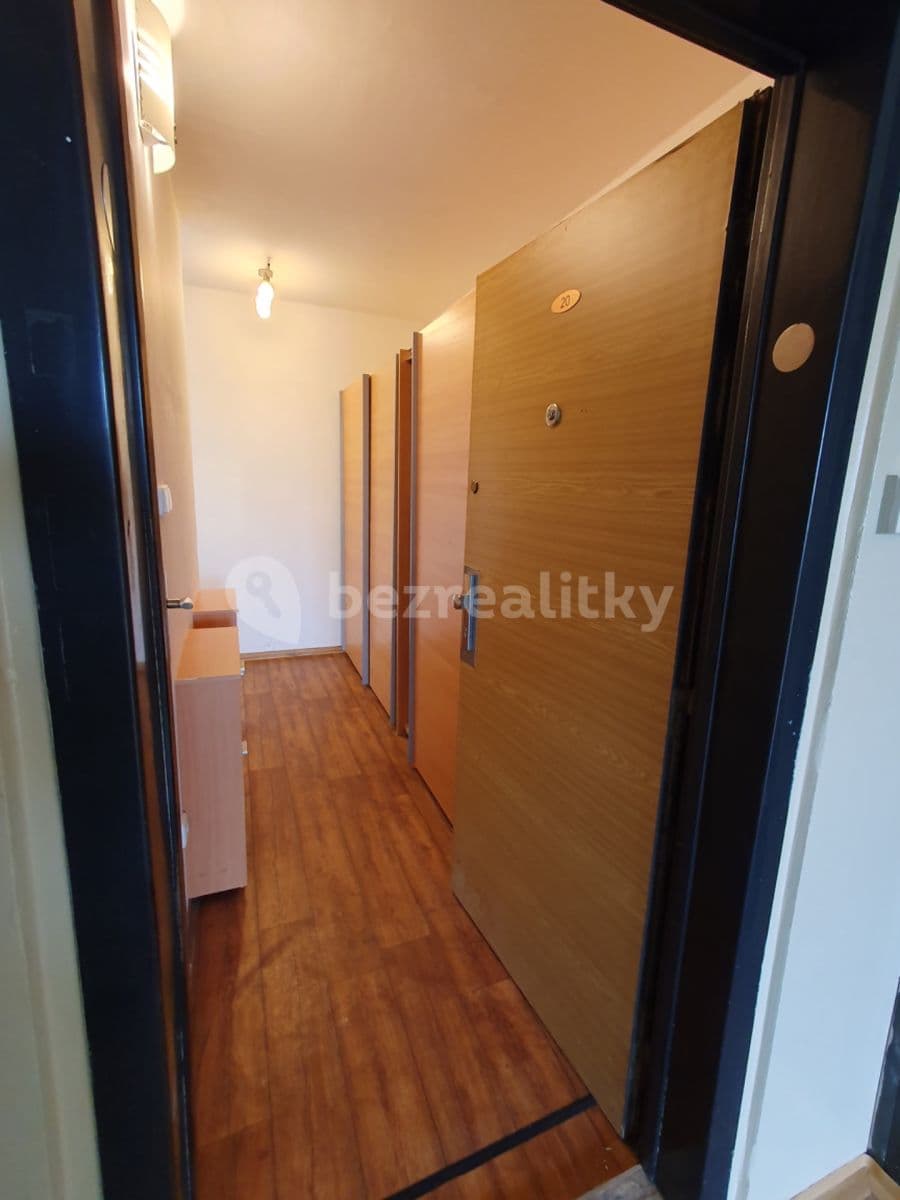 1 bedroom with open-plan kitchen flat to rent, 45 m², Bronzová, Prague, Prague 1 bedroom with open-plan kitchen flat to rent, 45 m², Bronzová, Prague, Prague