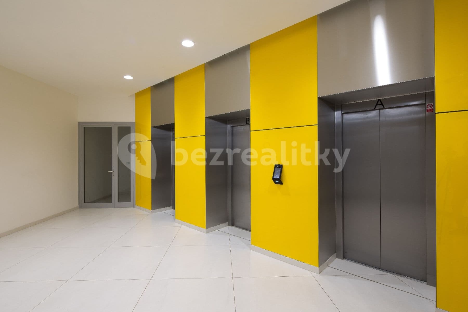 1 bedroom with open-plan kitchen flat to rent, 65 m², Mukařovského, Prague, Prague 1 bedroom with open-plan kitchen flat to rent, 65 m², Mukařovského, Prague, Prague