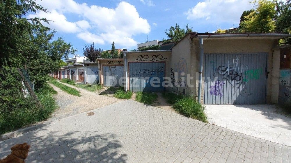 garage to rent, 20 m², Brno, Jihomoravský Region garage to rent, 20 m², Brno, Jihomoravský Region