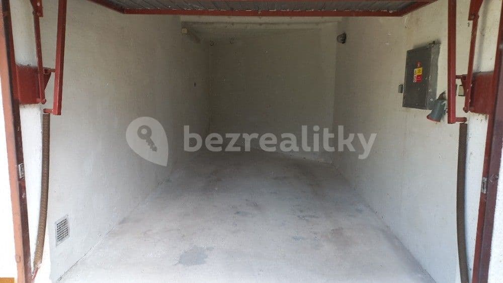 garage to rent, 20 m², Brno, Jihomoravský Region garage to rent, 20 m², Brno, Jihomoravský Region