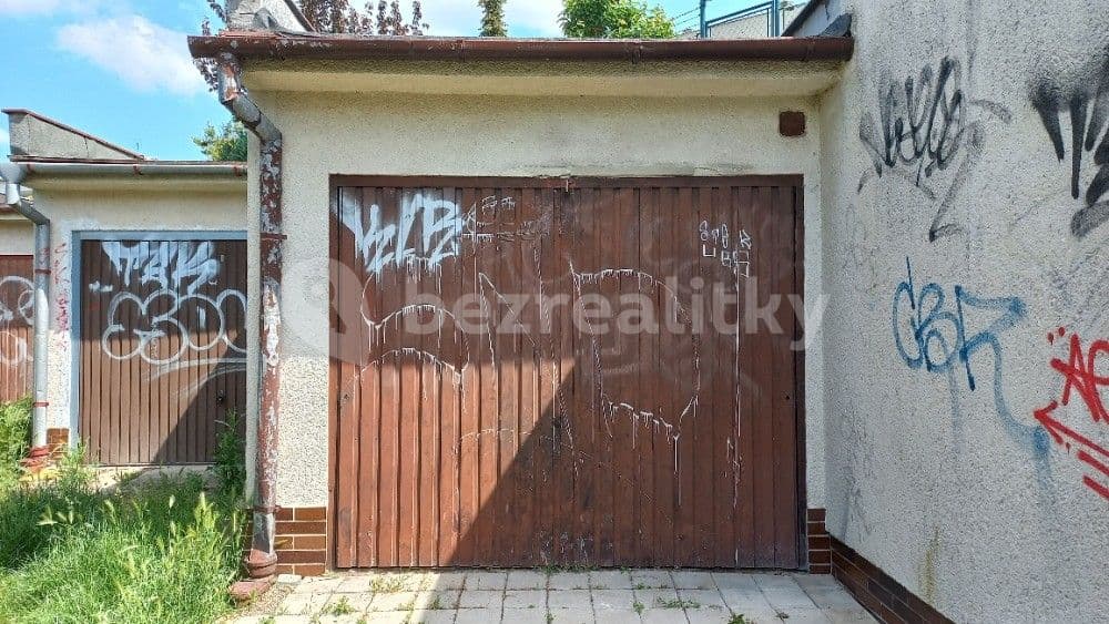 garage to rent, 20 m², Brno, Jihomoravský Region garage to rent, 20 m², Brno, Jihomoravský Region