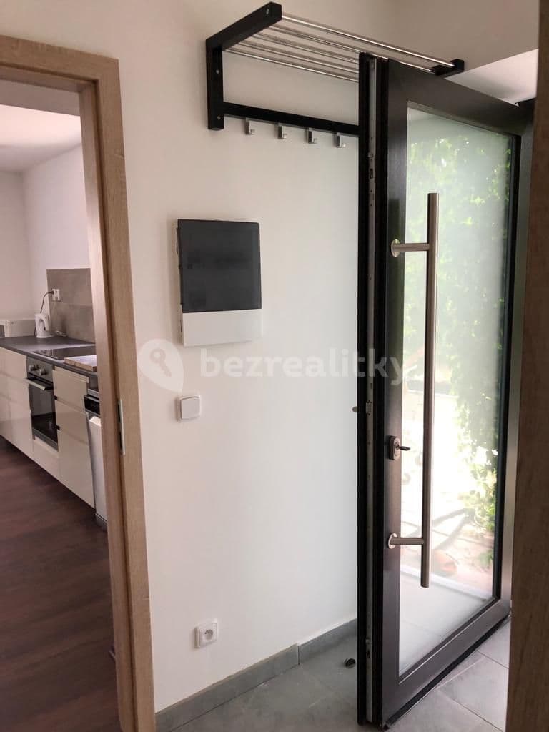 1 bedroom with open-plan kitchen flat to rent, 58 m², Za Mlýnem, Hostivice, Středočeský Region 1 bedroom with open-plan kitchen flat to rent, 58 m², Za Mlýnem, Hostivice, Středočeský Region