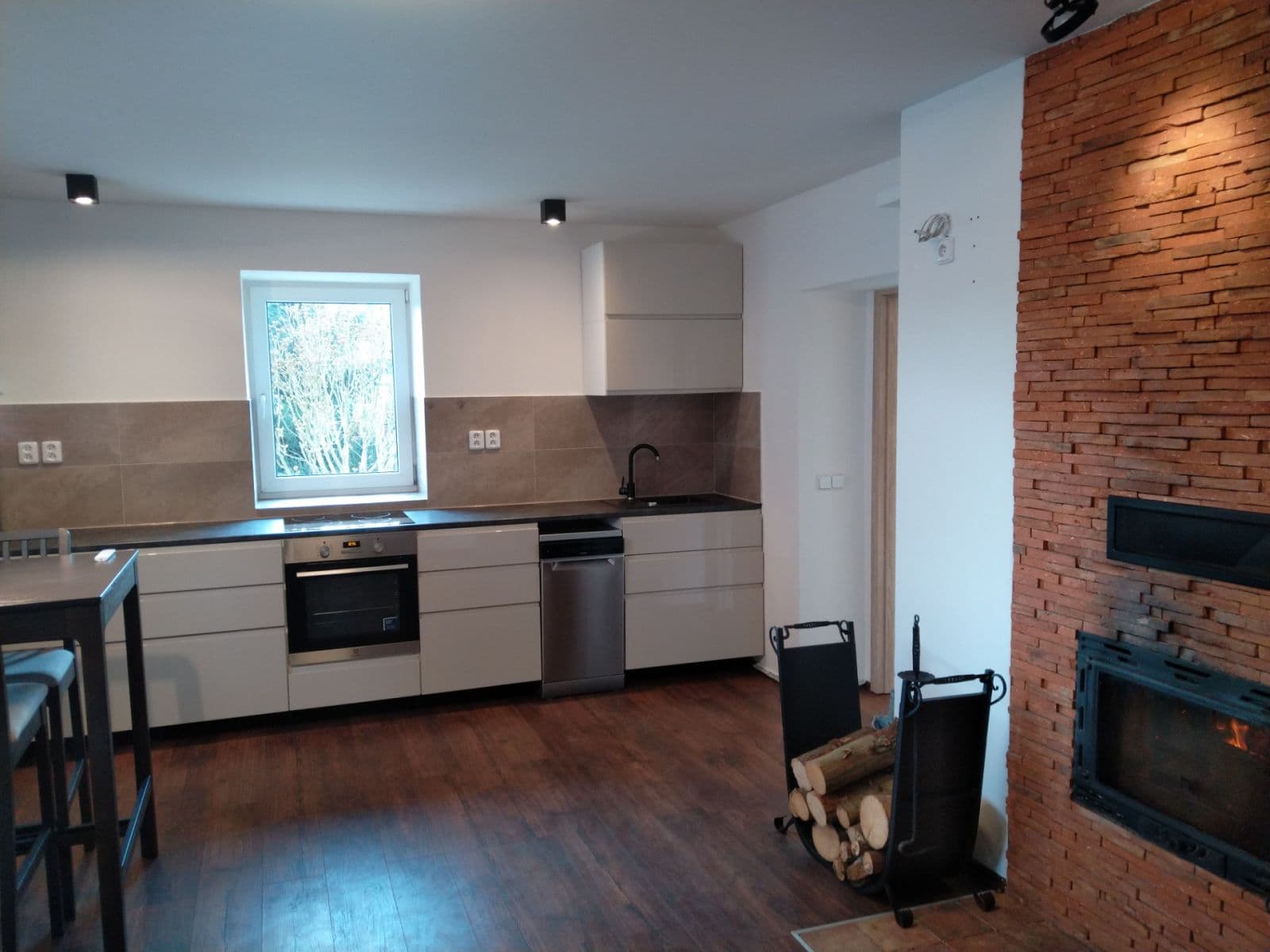 1 bedroom with open-plan kitchen flat to rent, 58 m², Za Mlýnem, Hostivice, Středočeský Region 1 bedroom with open-plan kitchen flat to rent, 58 m², Za Mlýnem, Hostivice, Středočeský Region