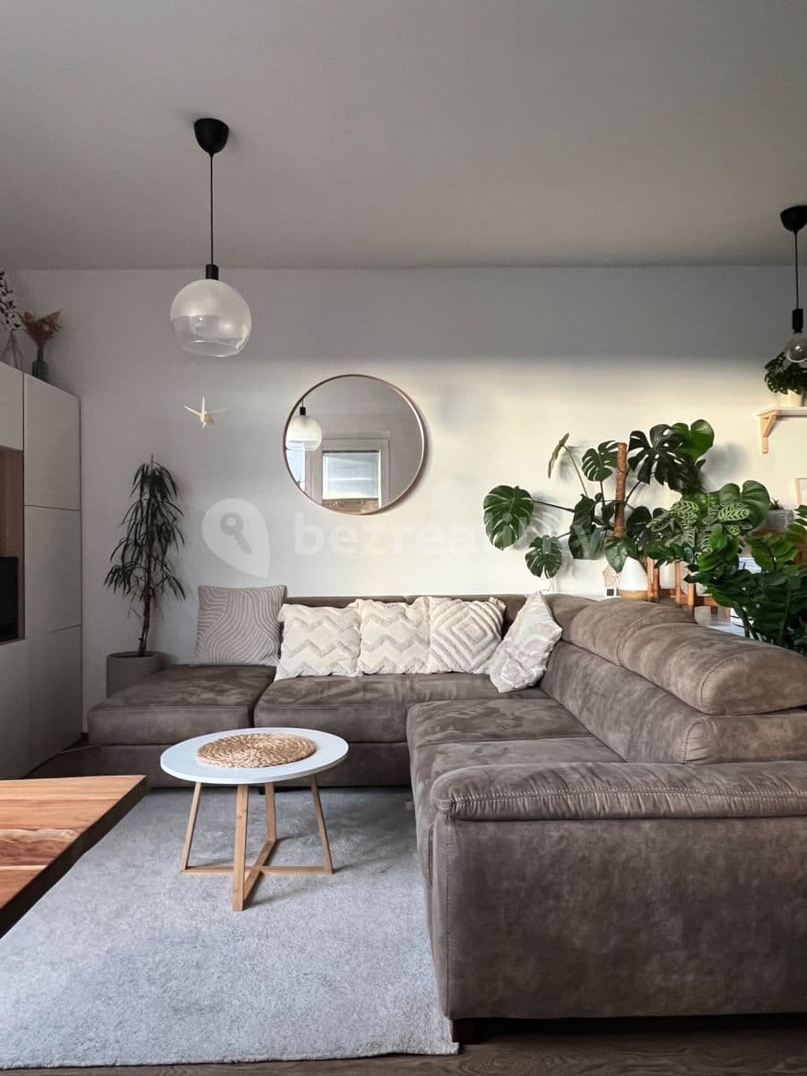 1 bedroom with open-plan kitchen flat to rent, 56 m², Bermanova, Prague, Prague 1 bedroom with open-plan kitchen flat to rent, 56 m², Bermanova, Prague, Prague