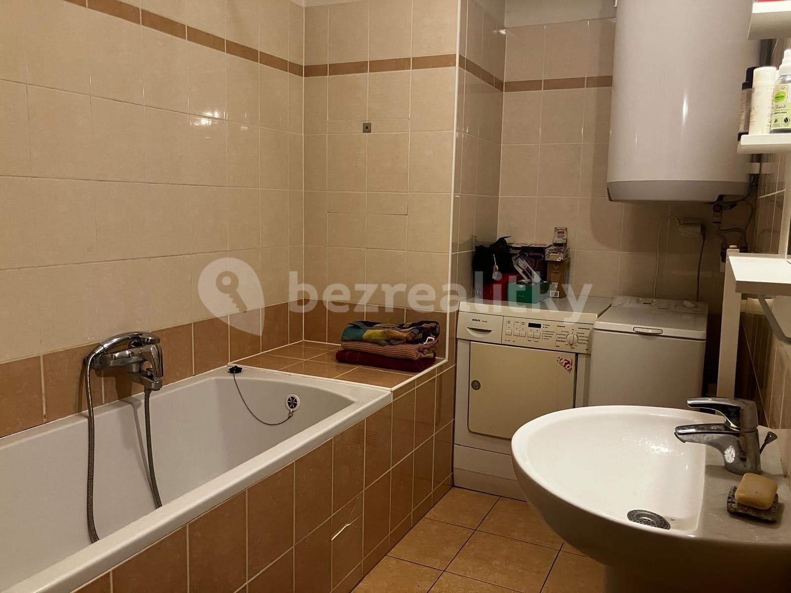 2 bedroom with open-plan kitchen flat to rent, 88 m², Francouzská, Brno, Jihomoravský Region 2 bedroom with open-plan kitchen flat to rent, 88 m², Francouzská, Brno, Jihomoravský Region