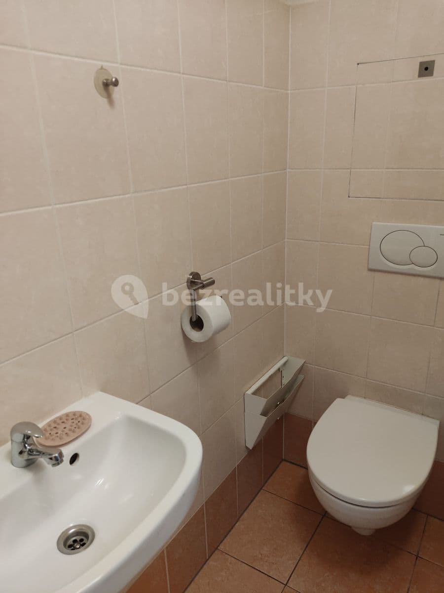 2 bedroom with open-plan kitchen flat to rent, 88 m², Francouzská, Brno, Jihomoravský Region 2 bedroom with open-plan kitchen flat to rent, 88 m², Francouzská, Brno, Jihomoravský Region