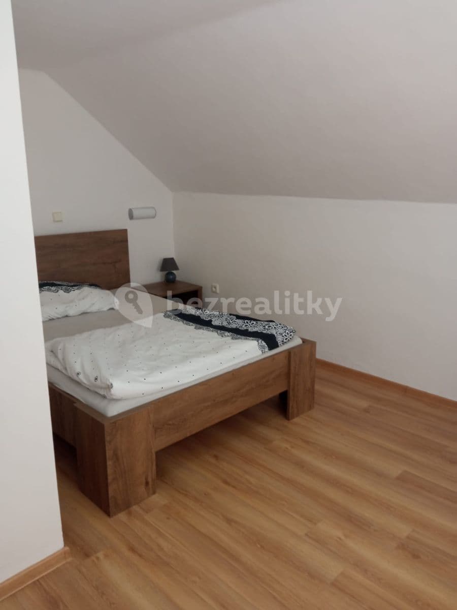 5 bedroom flat to rent, 115 m², Ovčáry, Středočeský Region 5 bedroom flat to rent, 115 m², Ovčáry, Středočeský Region