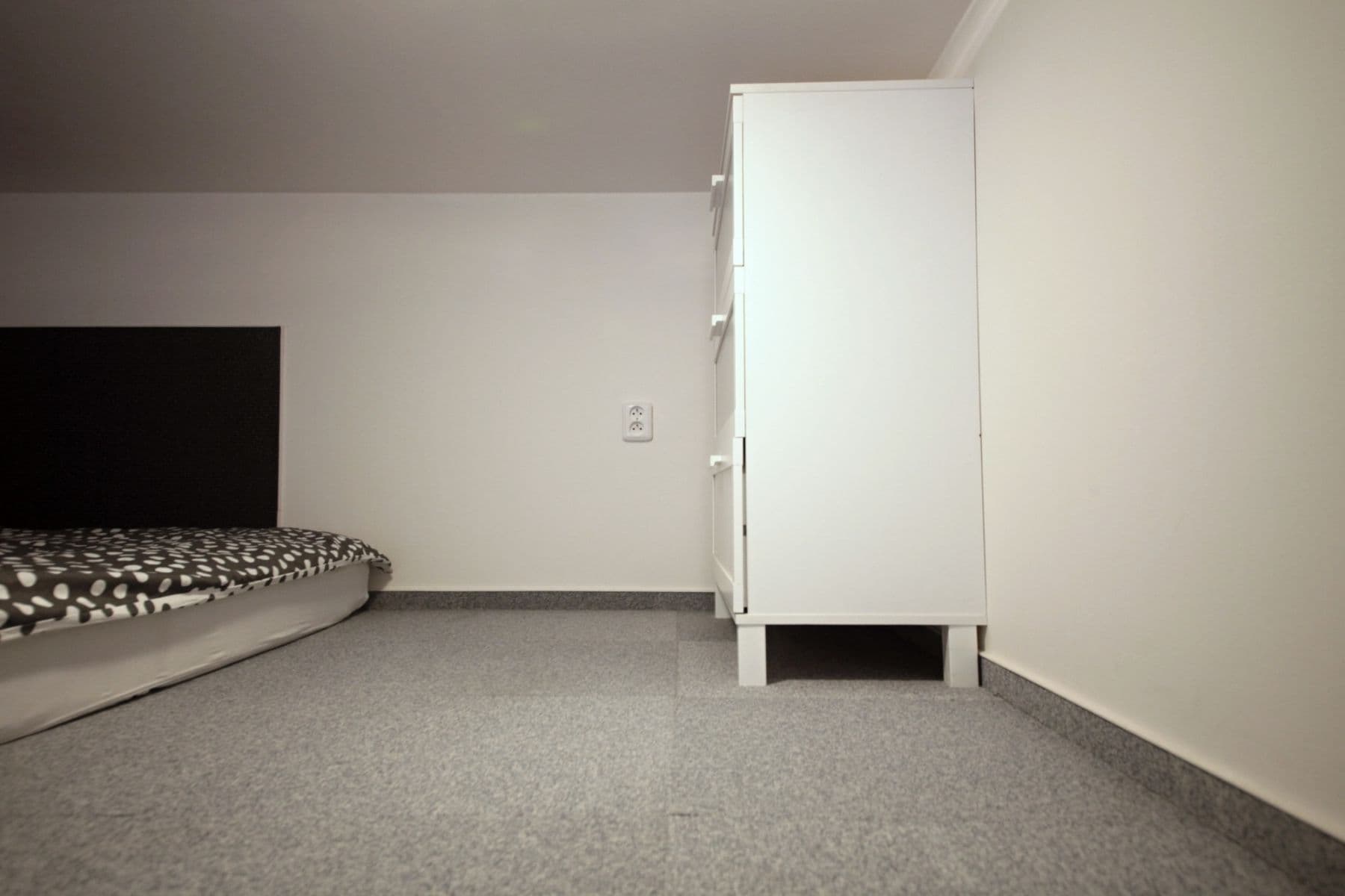 flat to rent, 24 m², Tyršova, Prague, Prague flat to rent, 24 m², Tyršova, Prague, Prague