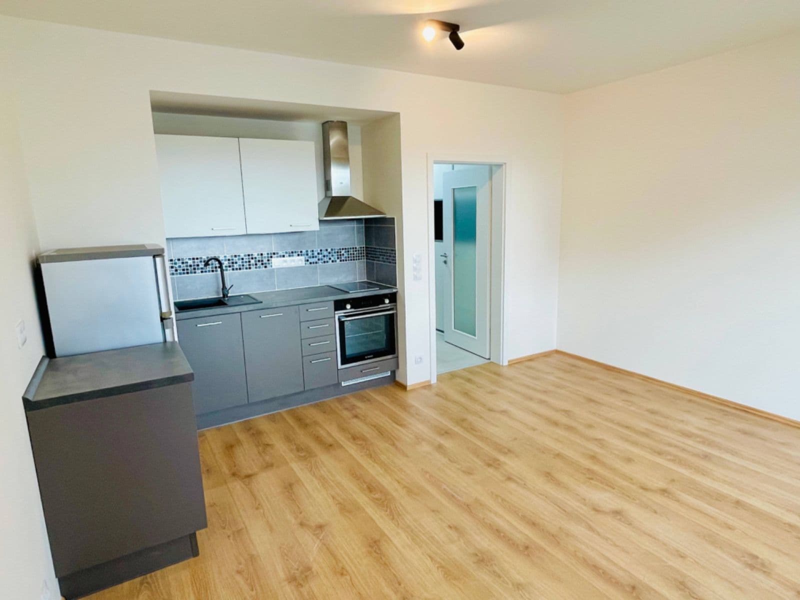 Studio flat to rent, 37 m², Kladno, Středočeský Region Studio flat to rent, 37 m², Kladno, Středočeský Region