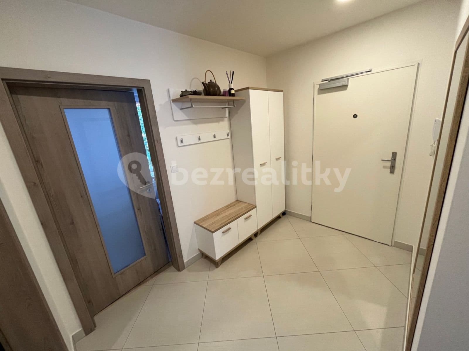 2 bedroom with open-plan kitchen flat to rent, 60 m², Petrohradská, Prague, Prague 2 bedroom with open-plan kitchen flat to rent, 60 m², Petrohradská, Prague, Prague