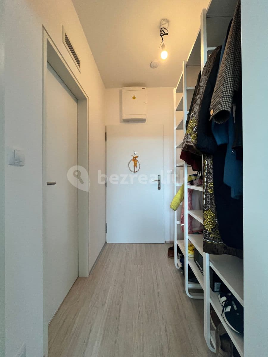 Studio flat to rent, 42 m², Reissigova, Brno, Jihomoravský Region Studio flat to rent, 42 m², Reissigova, Brno, Jihomoravský Region