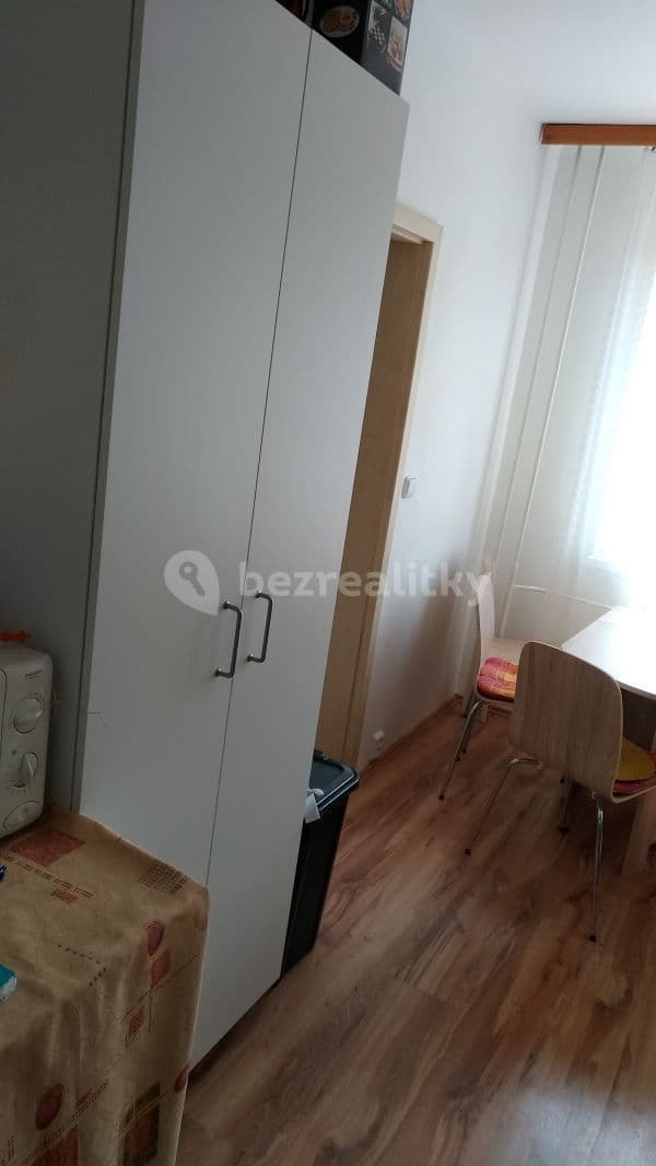 3 bedroom flat to rent, 74 m², Rodopská, Prague, Prague 3 bedroom flat to rent, 74 m², Rodopská, Prague, Prague
