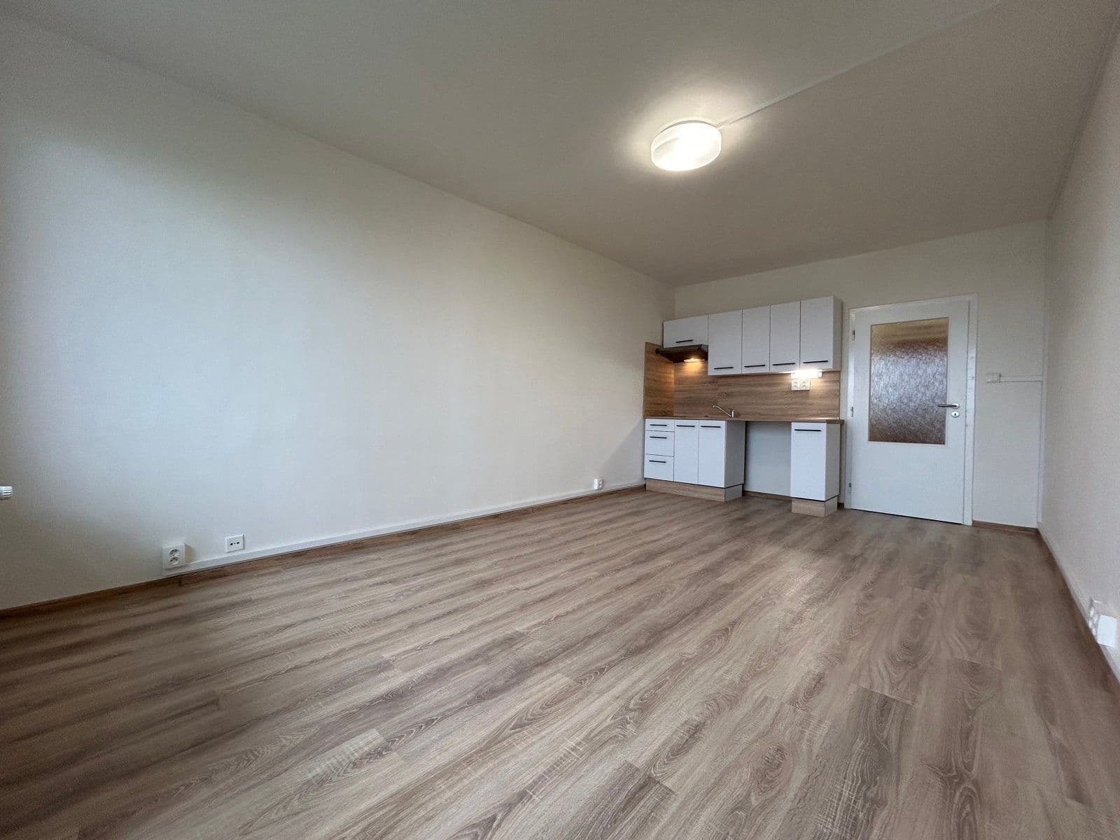 Studio flat to rent, 27 m², Okružní, Orlová, Moravskoslezský Region Studio flat to rent, 27 m², Okružní, Orlová, Moravskoslezský Region