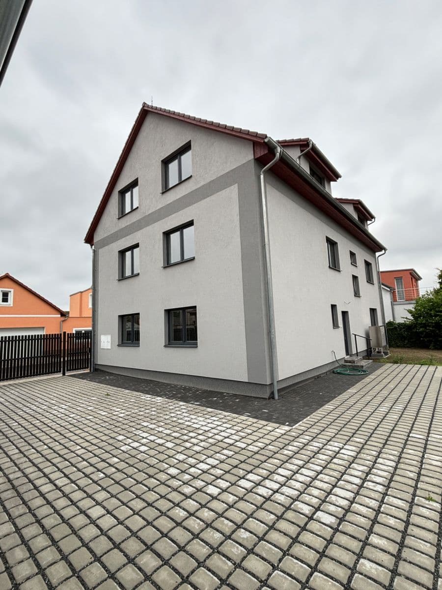 3 bedroom flat to rent, 130 m², Kollárova, Kladno, Středočeský Region 3 bedroom flat to rent, 130 m², Kollárova, Kladno, Středočeský Region