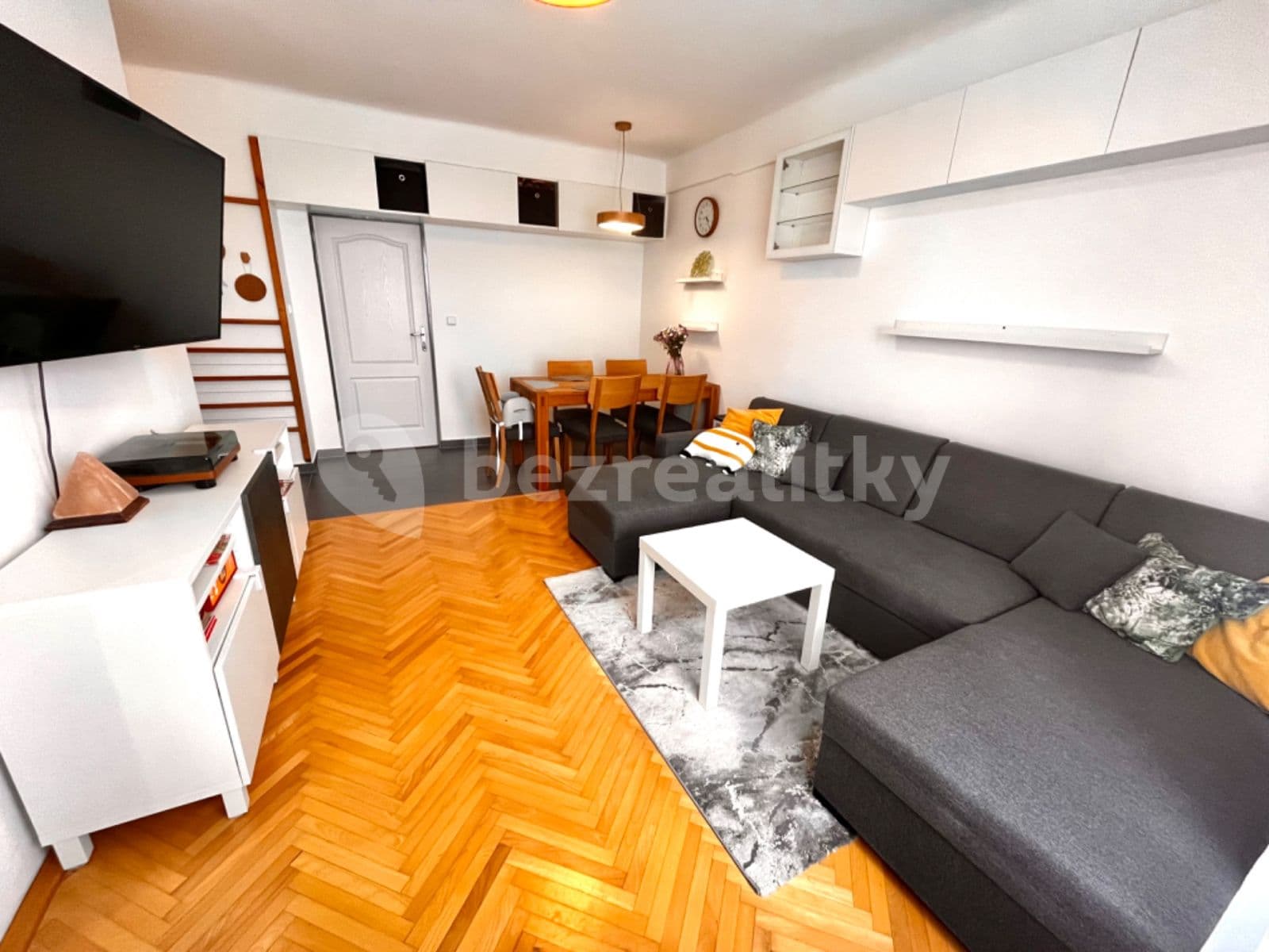 2 bedroom with open-plan kitchen flat to rent, 65 m², Alešova, Plzeň, Plzeňský Region 2 bedroom with open-plan kitchen flat to rent, 65 m², Alešova, Plzeň, Plzeňský Region